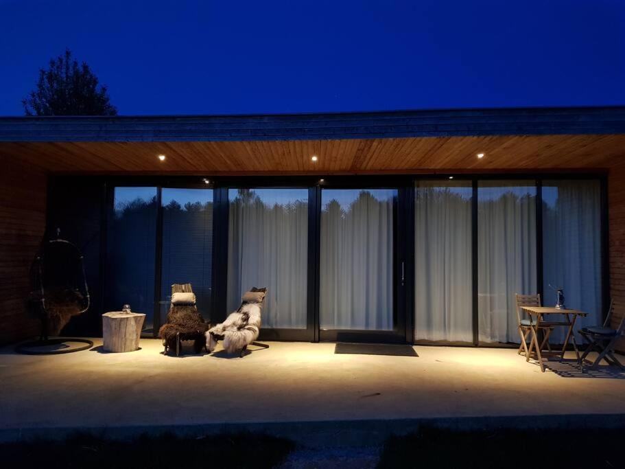 Sfeervol Chalet Midden In De Natuur Halle Exterior foto